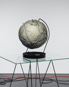 UMPRUM představuje na Dutch Design Week v Nizozemsku cestu, jak dostat evropskou vlnu opět na výsluní. (na obrázku projekt VLNA, Helia&Hlavinkova - Tools and History)