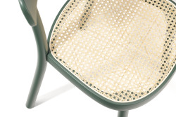 Český výrobce stolů a židlí TON představuje novou židli La Zitta (italsky tichá)