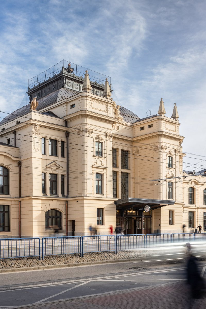 Stav po rekonstrukci (Rekonstrukce vlakového nádraží v Českých Budějovicích; A8000)