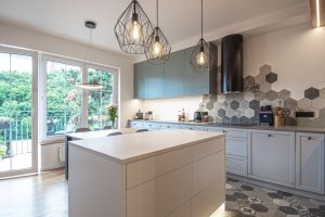 Byt s hexagonální dlažbou, FOREVA architects - foto
