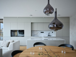 Rodinný dům a sídlo firmy Eko Modular hned vedle sebe - vše z modulů.