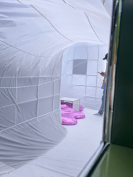 Snøhetta vsadil na intimitu a minimalismus