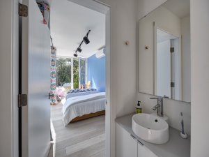 Víkendový dům z kontejnerů, MB Architecture.