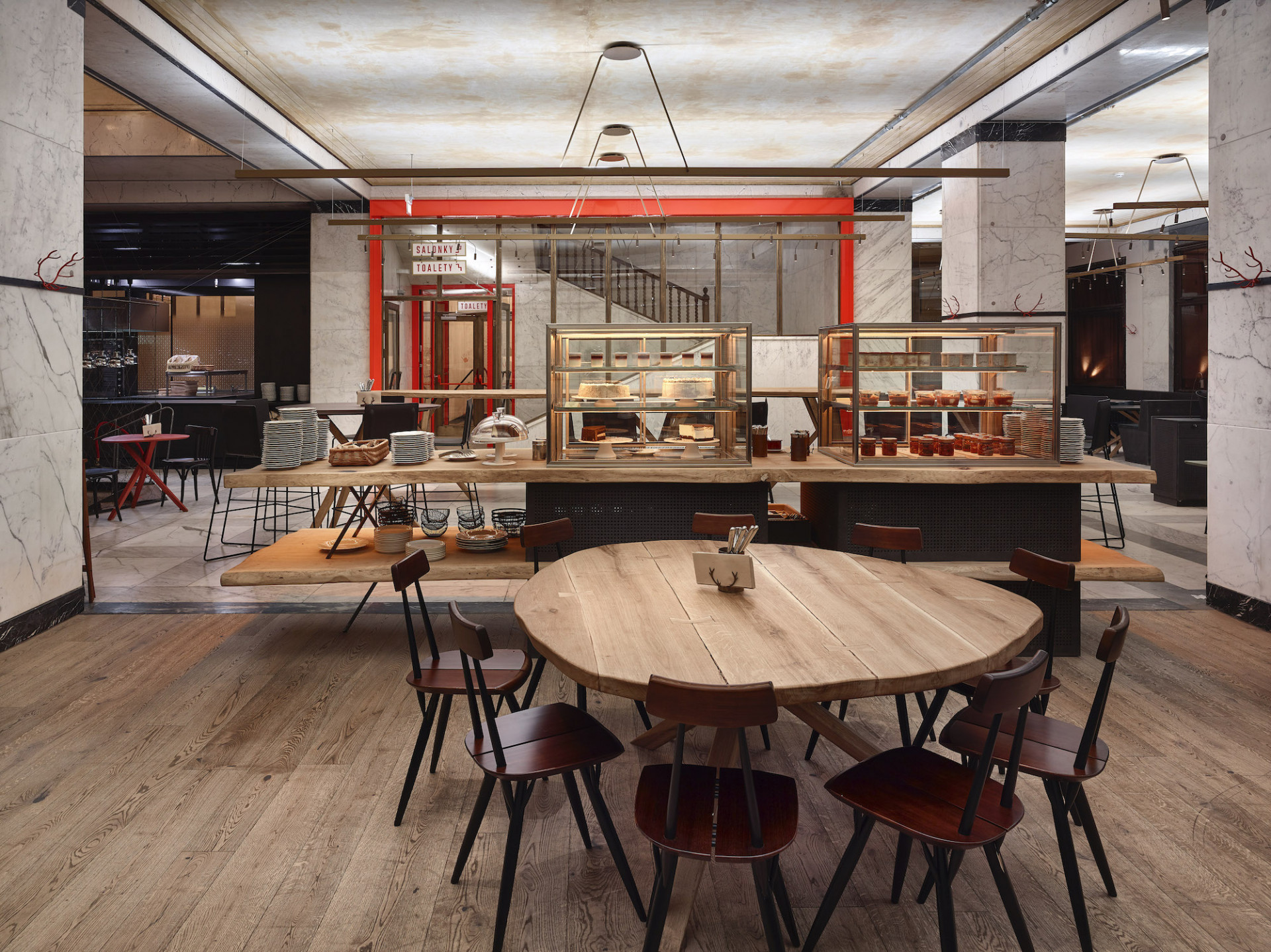 Restaurace Červený jelen v Praze, FIALA+NEMEC, původní bankovní hala