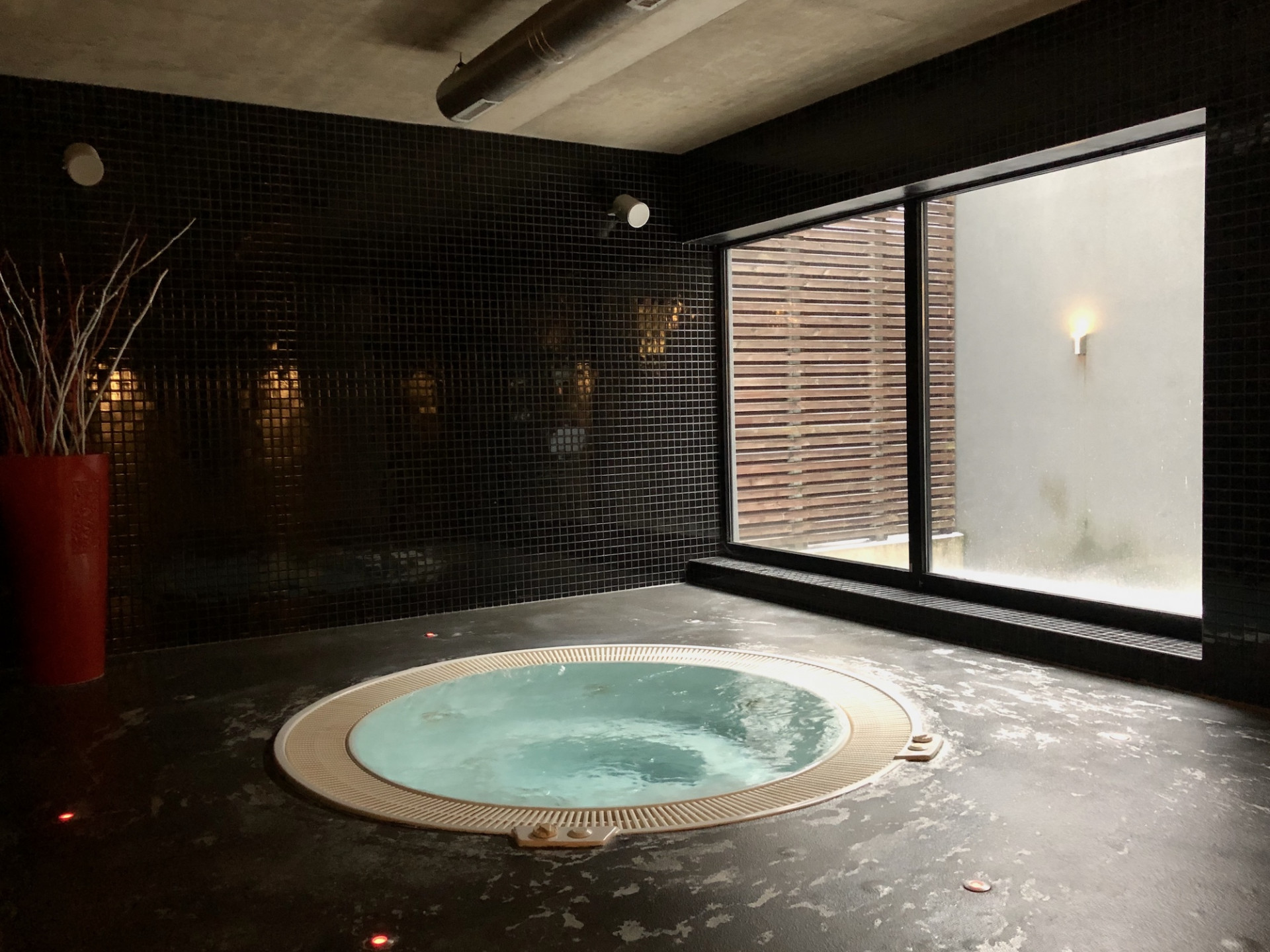 Objekt nabízí fit centrum, squash i wellness