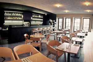 Zavoral Architekt, HAVRAN café—steak—bar – foto