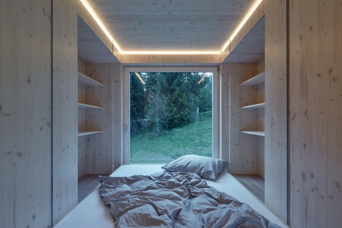 Ark-Shelter, Michiel De Backer, Martin Mikovčák