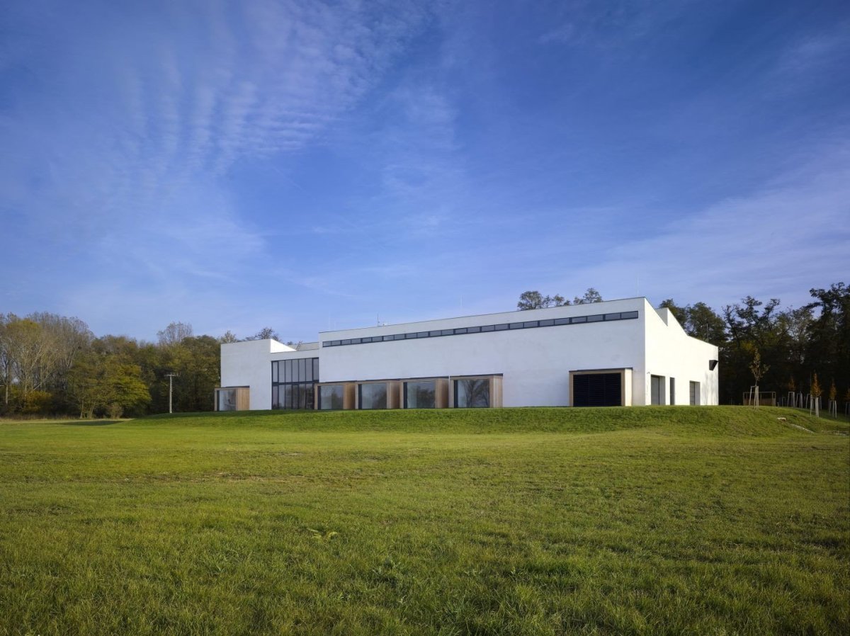 Archeologická základna Mikulčice, Pelčák a partner architekti, s.r.o.