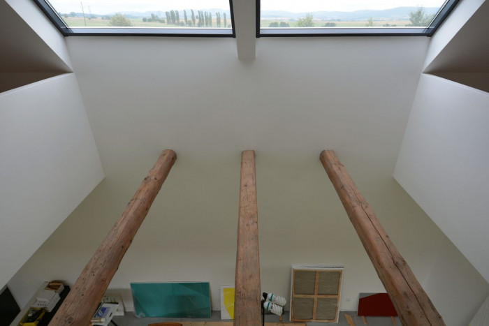 under-construction architects, Ateliér zasunutý do stodoly – foto