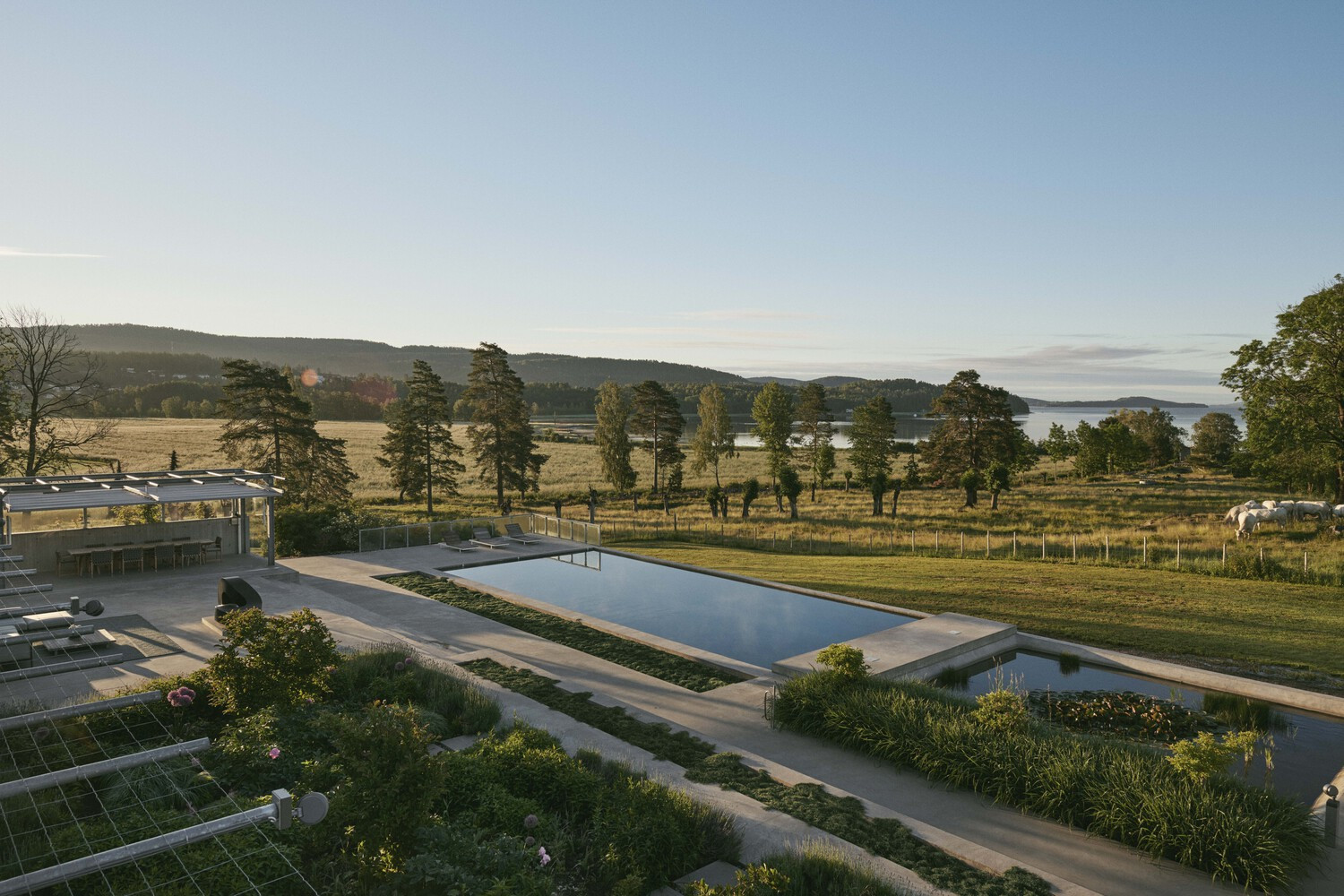 Luxusní vila z betonu od dánských CF Møller Architects