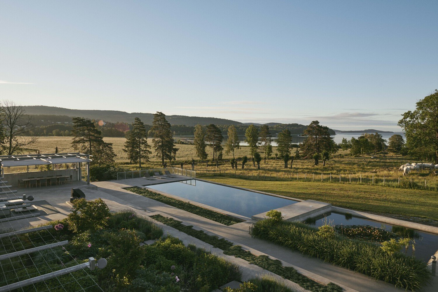 Luxusní vila z betonu od dánských CF Møller Architects