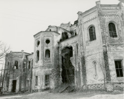 Jízdárna Světce, zřícená část, stav z roku 1993