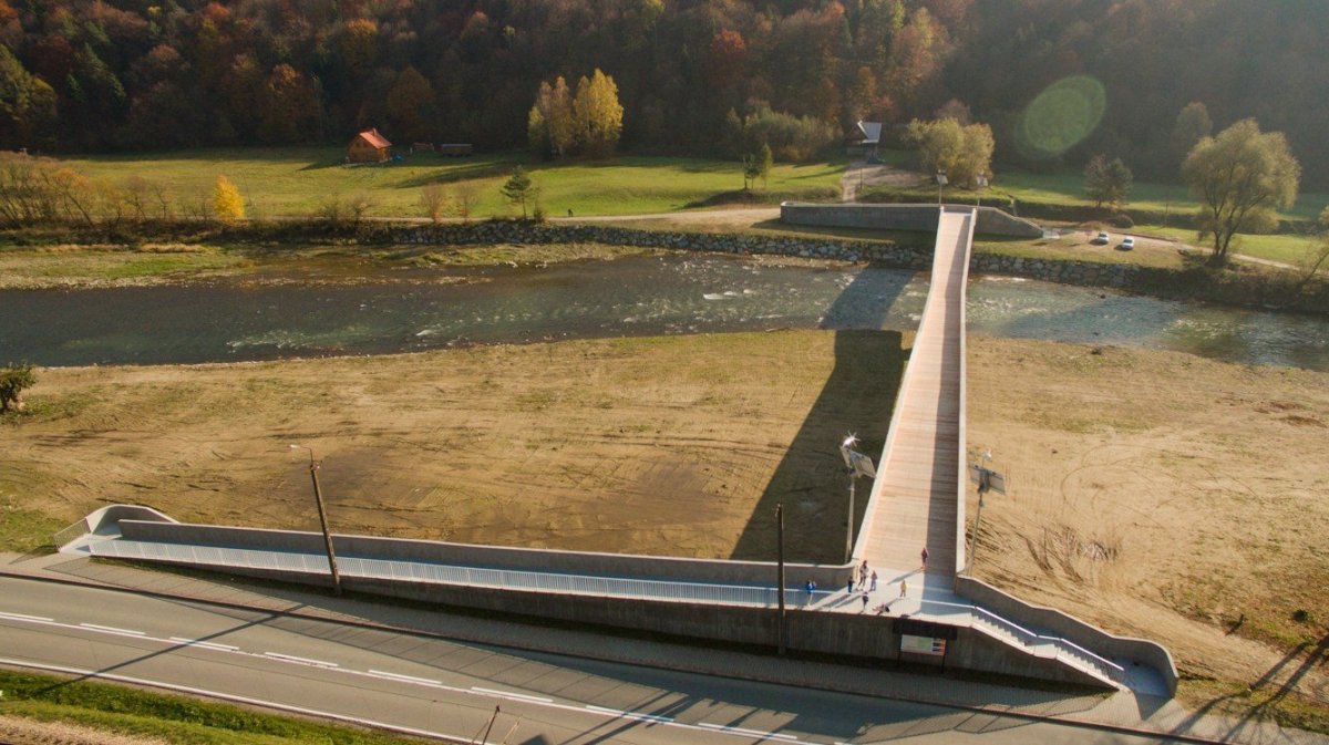 Pešia a cyklistická lávka SK_PL, zerozero