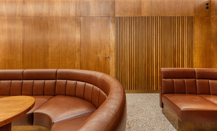 SAPELI v Rudolfinu skloubilo funkčnost a respekt k historii. (Rekonstrukce zázemí Rudolfina; Architektonické studio Lenky Míkové)