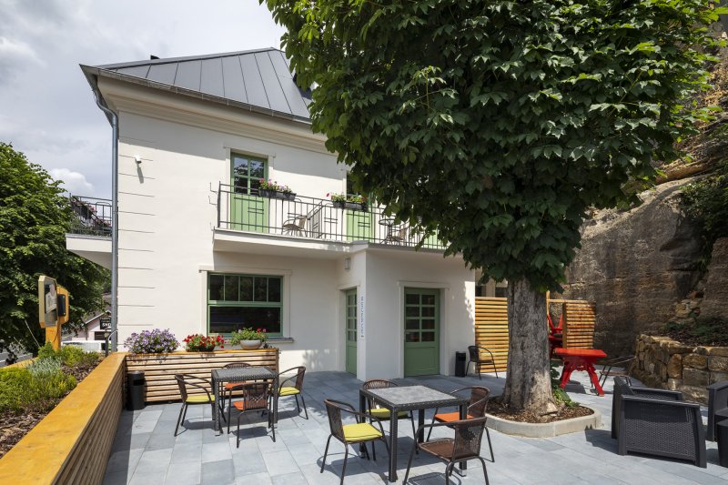 Zrekonstruovaný penzion v Hřensku od architektek z ateliéru Ykony
