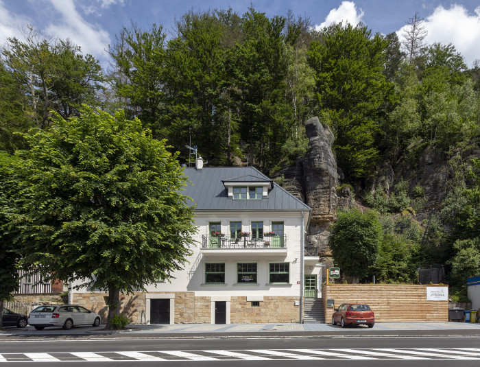 Zrekonstruovaný penzion v Hřensku od architektek z ateliéru Ykony