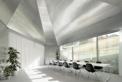 Centrum modulární architektury od ateliéru Chybík+Krištof Architects & Urban Designers