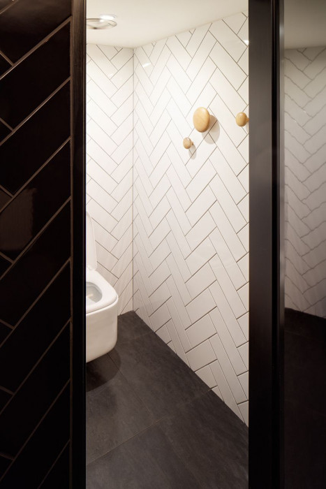 Kryštof Blažek, Interiér restaurace Modrý Zub - foto