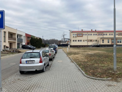 Nadace Proměny Karla Komárka vyhlašuje výzvu k obnově parku před Základní školou U Červených domků v Hodoníně