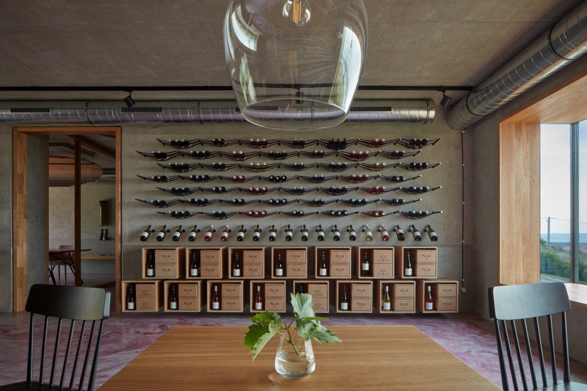 Nový wine bar Reisten v Pavlově od studia ORA
