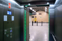 Zrekonstruovaná stanice metra Jiřího z Poděbrad je nově přístupná i osobám s omezenou schopností pohybu a orientace. 