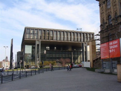 Zajímavé stavby dolní části Vinohradské (Karel Prager, Jiří Kadeřábek a Jiří Albrecht, Budova bývalého Federálního shromáždění) - foto