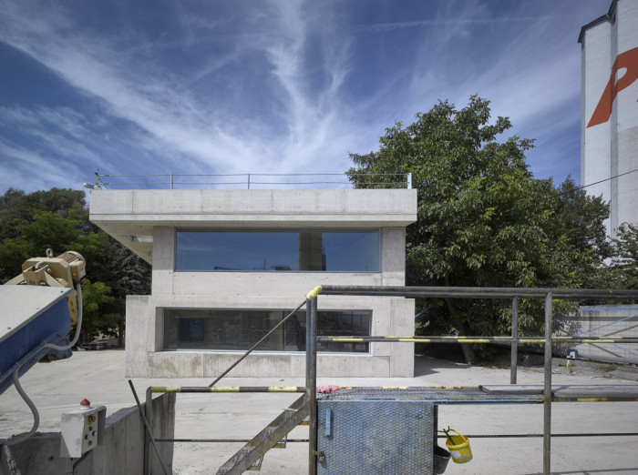 Administrativní budova ve Strančicích, Architektura s.r.o.