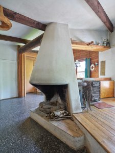 Výstava ve Winternitzově vile představuje soubor chat architektů Františka Cubra a Zdeňka Pokorného na přehradě Seč