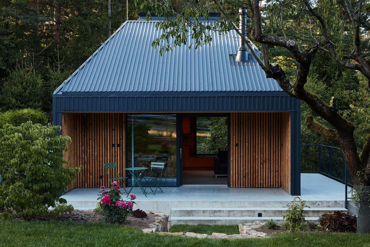 Chatu v Posázaví navrhl architekt Martin Hajný.