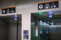 Zrekonstruovaná stanice metra Jiřího z Poděbrad je nově přístupná i osobám s omezenou schopností pohybu a orientace. 