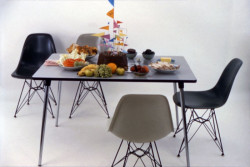 Židle Eames fiberglass. Foto: Eames Office