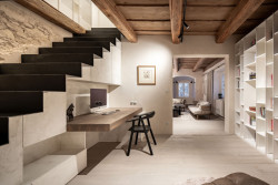 Pracovna v patře (OOOX, Dům ve hradbách)