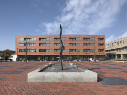 Náměstí 28. října v Orlové, Atelier RAW: Cílem projektu bylo zřetelněji vymezit centrum, nově ho definovat a současně navázat na pravoúhlou urbanistickou strukturu místa