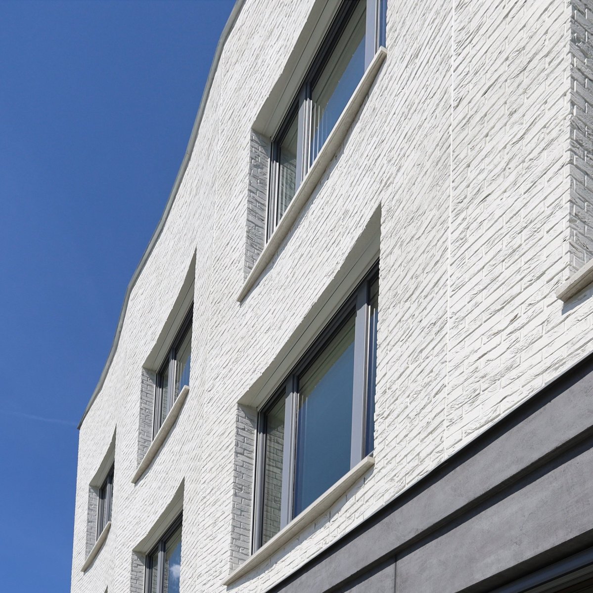 Nová radnice Lázní Bělohrad od studia re:architeti