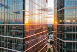 Panorama polské Varšavy se rychle mění. Pojďme se podívat na jednotlivé budovy nového administrativního bloku ve Varšavě. (na fotografii The Warsaw HUB)