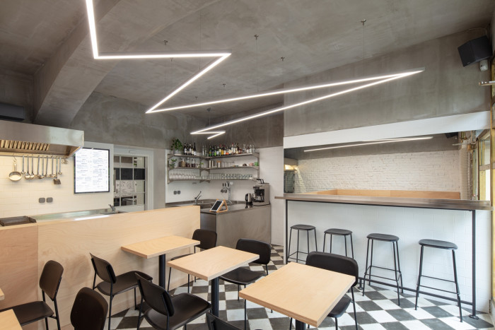 Bistro a rotisserie Kro Kitchen, NEUHÄUSL HUNAL