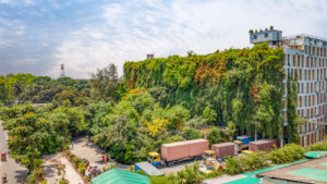 Green Field Factory od Nakshabid Architects v Rangpuru