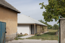 Rodinný dům od z pera architekta Tomáše Šeba a studia ROAR ve slovenské vesnici Palárikovo