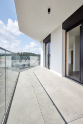 Pohled na balkón Rezidence Kobrova