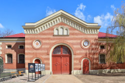 Budova Národního hřebčínu stojí v Heřmanově Městci již od roku 1875