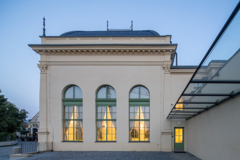 Z architektonického hlediska se jedná o novorenesanční pavilon s charakterem letohrádku. (Rekonstrukce restauračního pavilonu Bohemia; SGL Projekt)