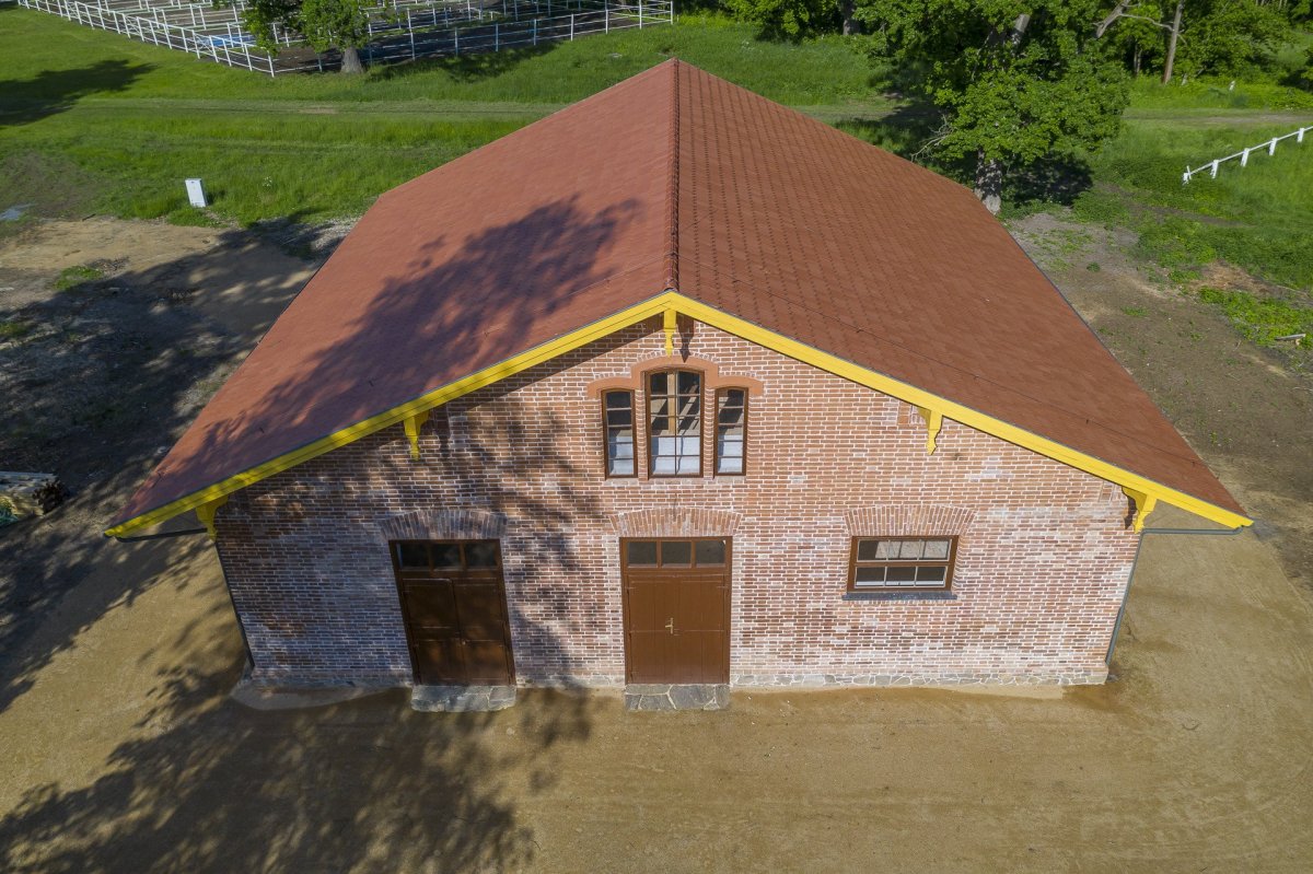 Rekonstrukce padoku v Národním hřebčíně v Kladrubech nad Labem od studia Masák & Partner