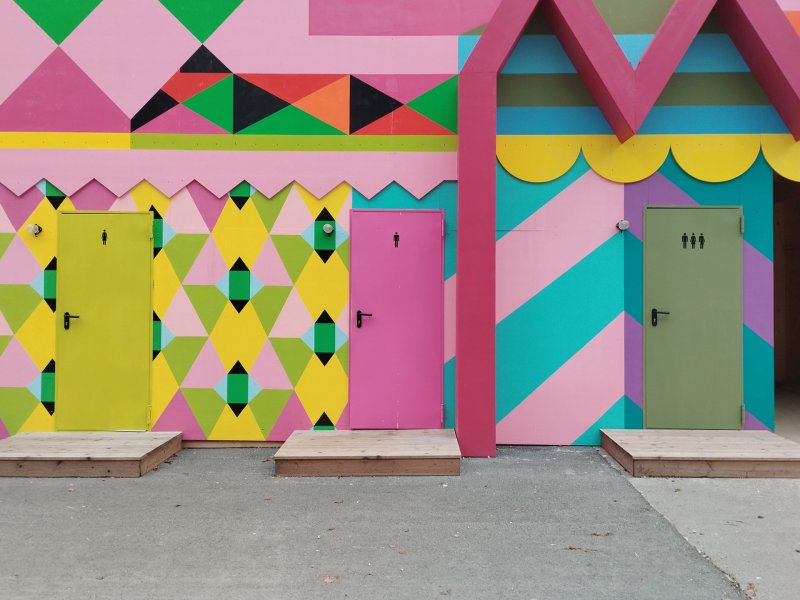(Morag Myerscough, FLUX - oživení veřejného prostoru v Mnichově)