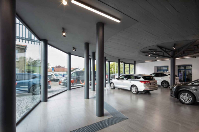  (Rekonstrukce autosalonu v Novém Jičíně; Kamil Mrva Architects)