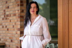 Podle architektky Janice Šipulové z ateliéru Consequence forma je architektura škol velice důležitá a budovy určené pro vzdělávání by měly být přínosem pro společnost a kultivovat prostředí, ve kterém se nacházejí