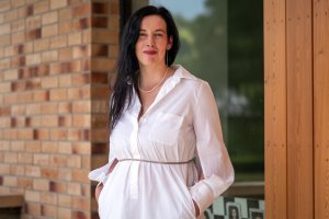 Podle architektky Janice Šipulové z ateliéru Consequence forma je architektura škol velice důležitá a budovy určené pro vzdělávání by měly být přínosem pro společnost a kultivovat prostředí, ve kterém se nacházejí