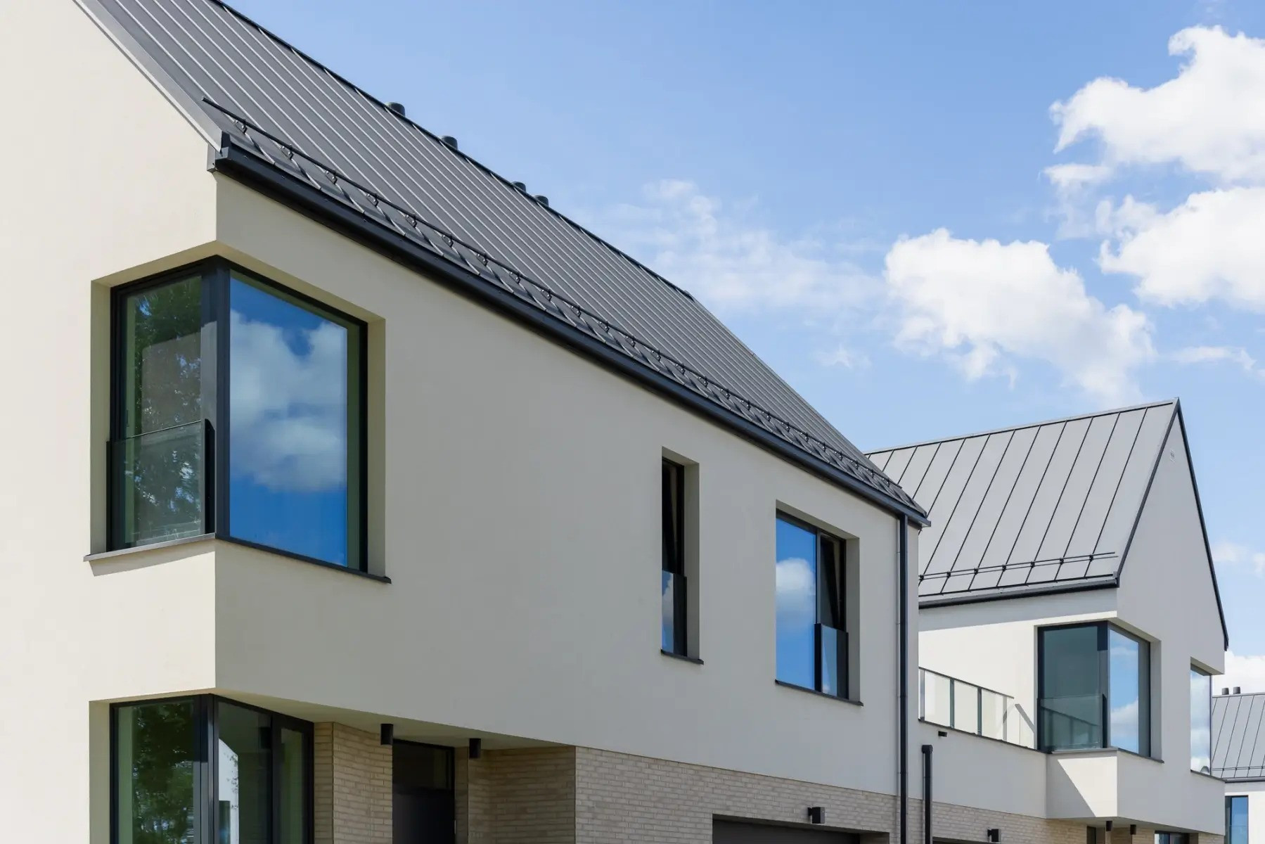 Okenní a dveřní systém s tepelnou izolací MB-86N - Aluprof v NeoNatolin ve Varšavě.