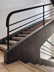 Více fotografií a také další informace o dědictví modernismu najdete na facebookovém a instagramovém účtu Modernist Prague. 


NA FOTOGRAFII: Bohumír Kozák – Nájemní dům, 1940, Holešovice