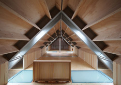 Knut Hjeltnes AS Sivilarkitekter MNAL, chata na osrůvku Sildegarnsholmen, podkroví, foto