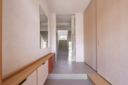 Dům v Ostopovicích, ORA: Pohled do chodby